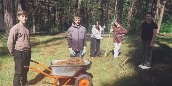 Волонтёры нашей школы приняли участие в акции "Зробiм"