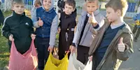 Фотофакт: 4-ые классы приняли участие в акции "Чистый двор - комфортная жизнь"