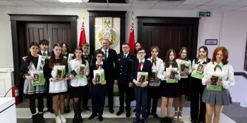 Торжественное вручение паспортов юным гражданам