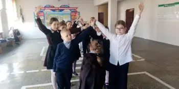 Шефскаявертикаль: 4"А" открывает эстафету