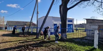 Субботник 4 апреля объединил школу в общем стремлении сделать территорию уютной и красивой