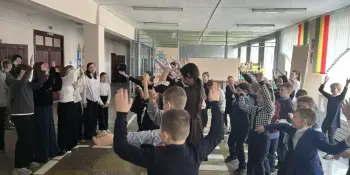 Фотофакт: Шефская вертикаль/Подвижная перемена